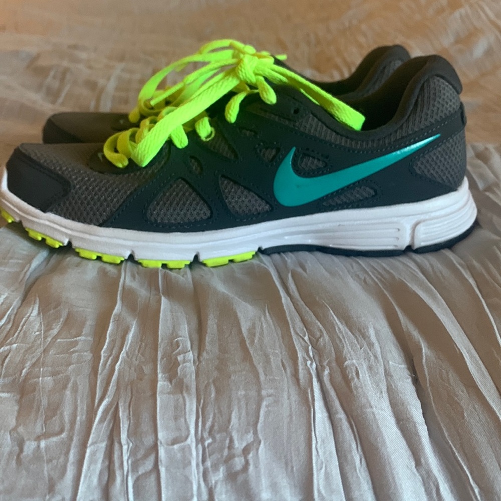 Nike Revolution sneakers very lightly used